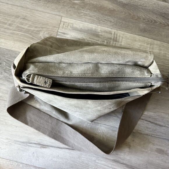 Calvin Klein Messenger Crossbody Bag Suede Like Utility Gray College Work - Picture 5 of 6